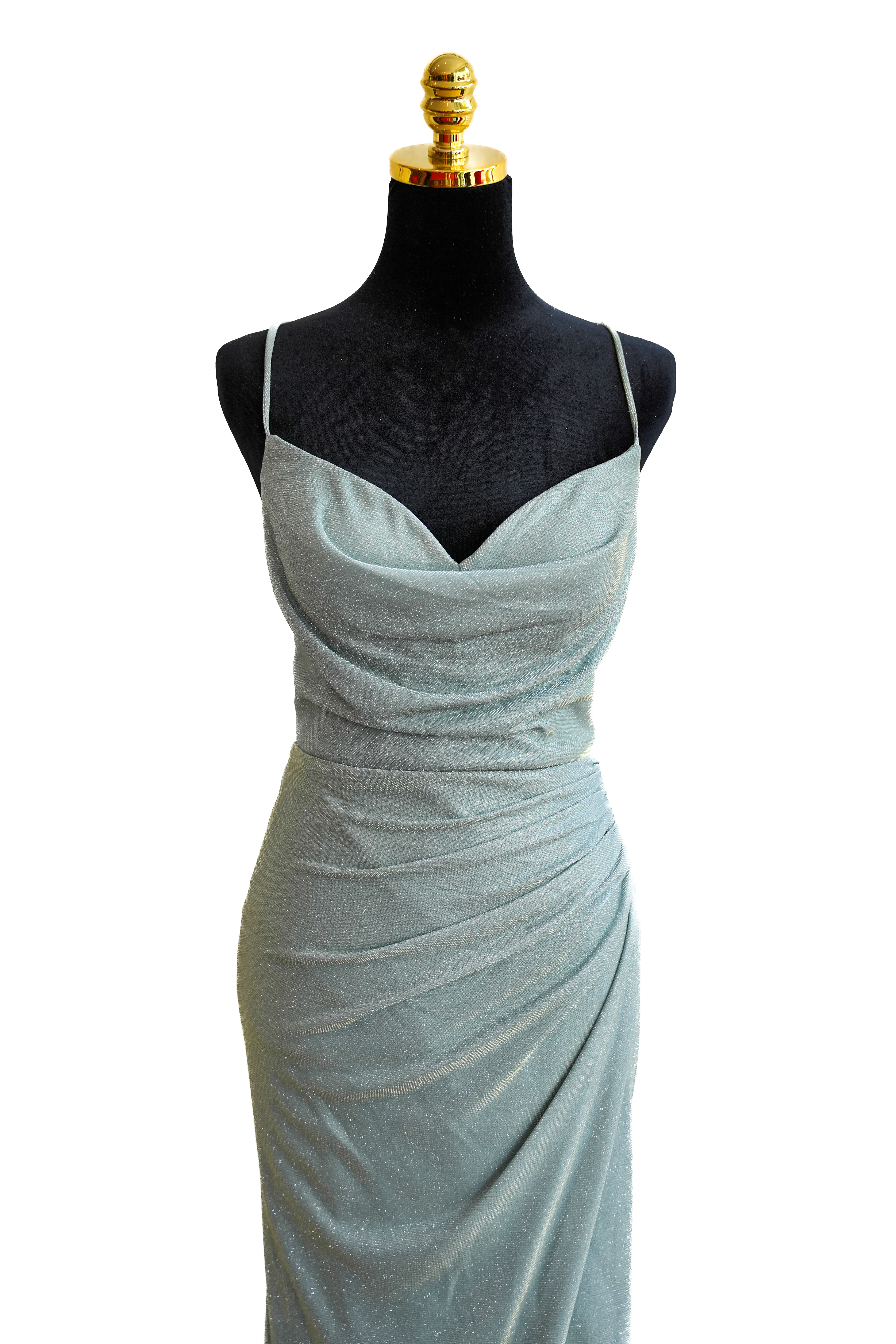 Mintfarbenes Abendkleid mit Drapierung auf einer Schneiderpuppe